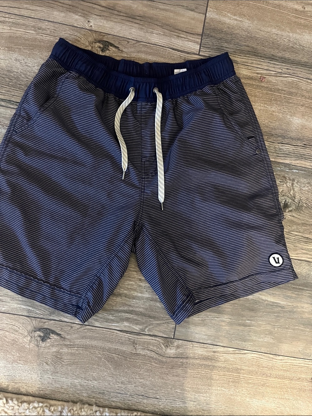 Men's Navy Striped Athletic Drawstring Shorts - Vuori medium